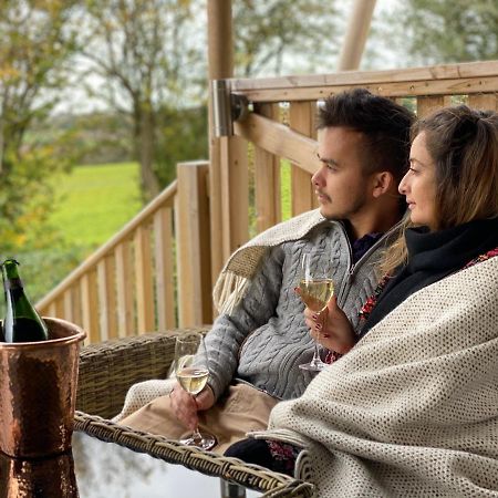 Hencote Vineyard Glamping Village Шрусбері Екстер'єр фото