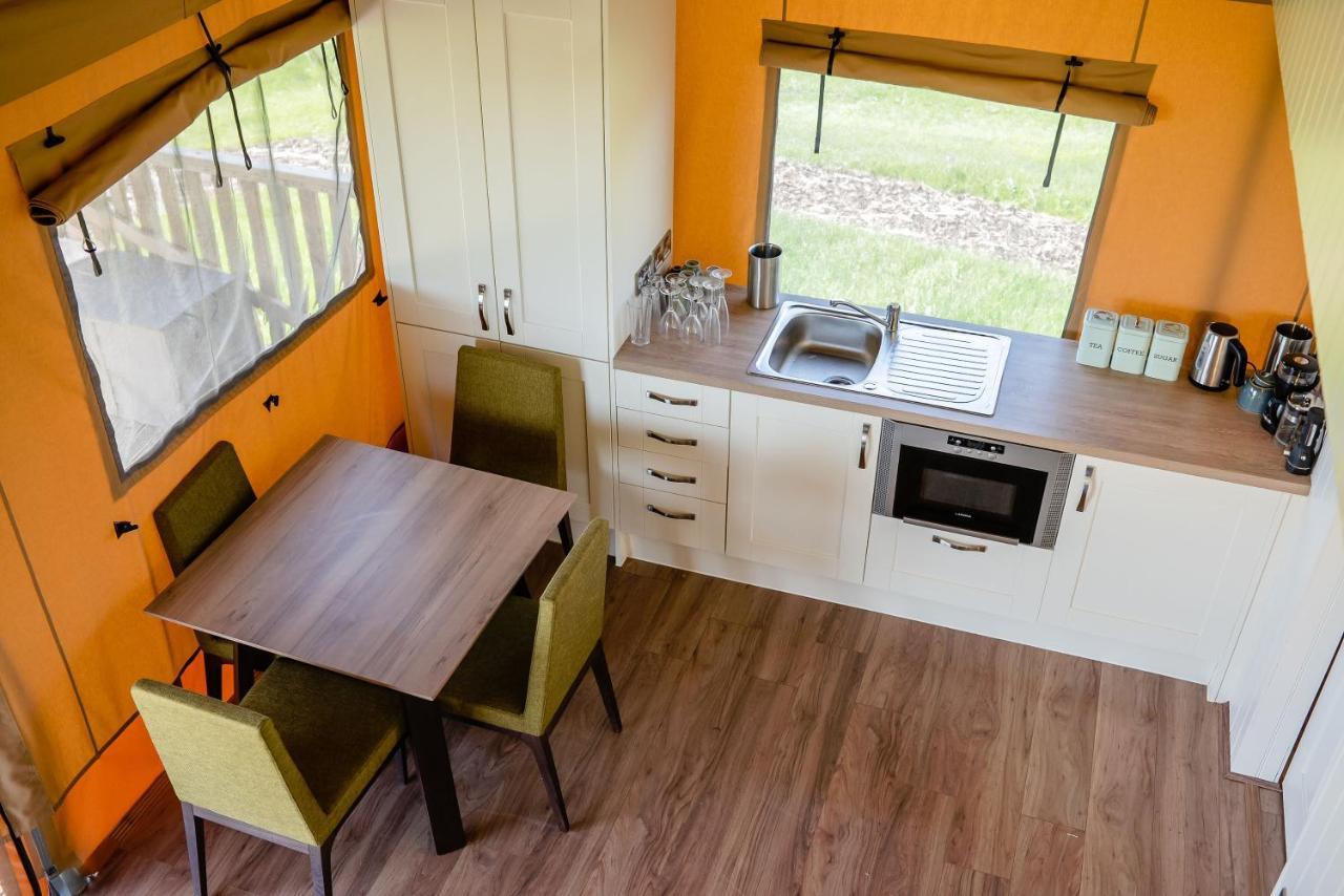 Hencote Vineyard Glamping Village Шрусбері Екстер'єр фото
