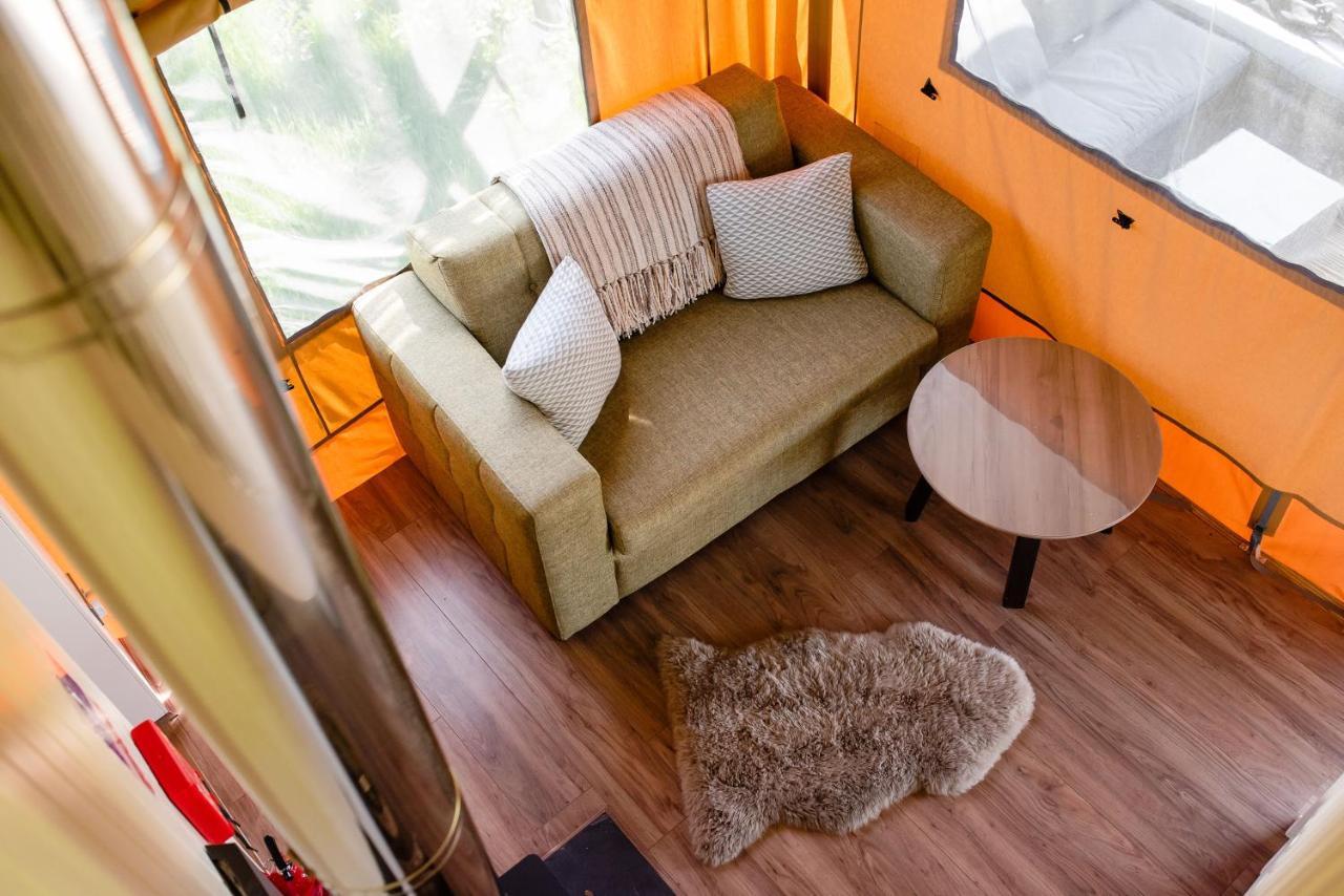 Hencote Vineyard Glamping Village Шрусбері Екстер'єр фото