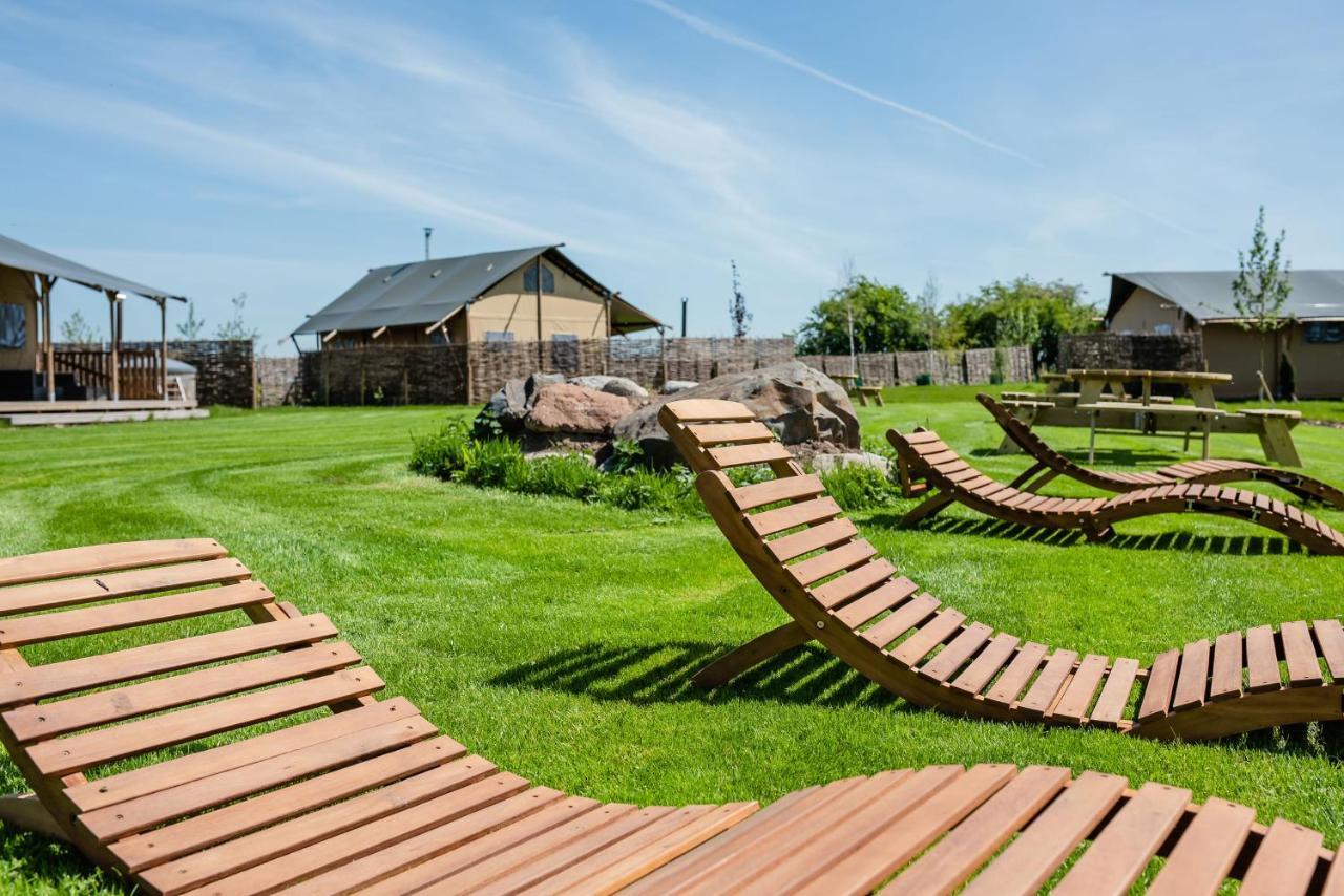 Hencote Vineyard Glamping Village Шрусбері Екстер'єр фото