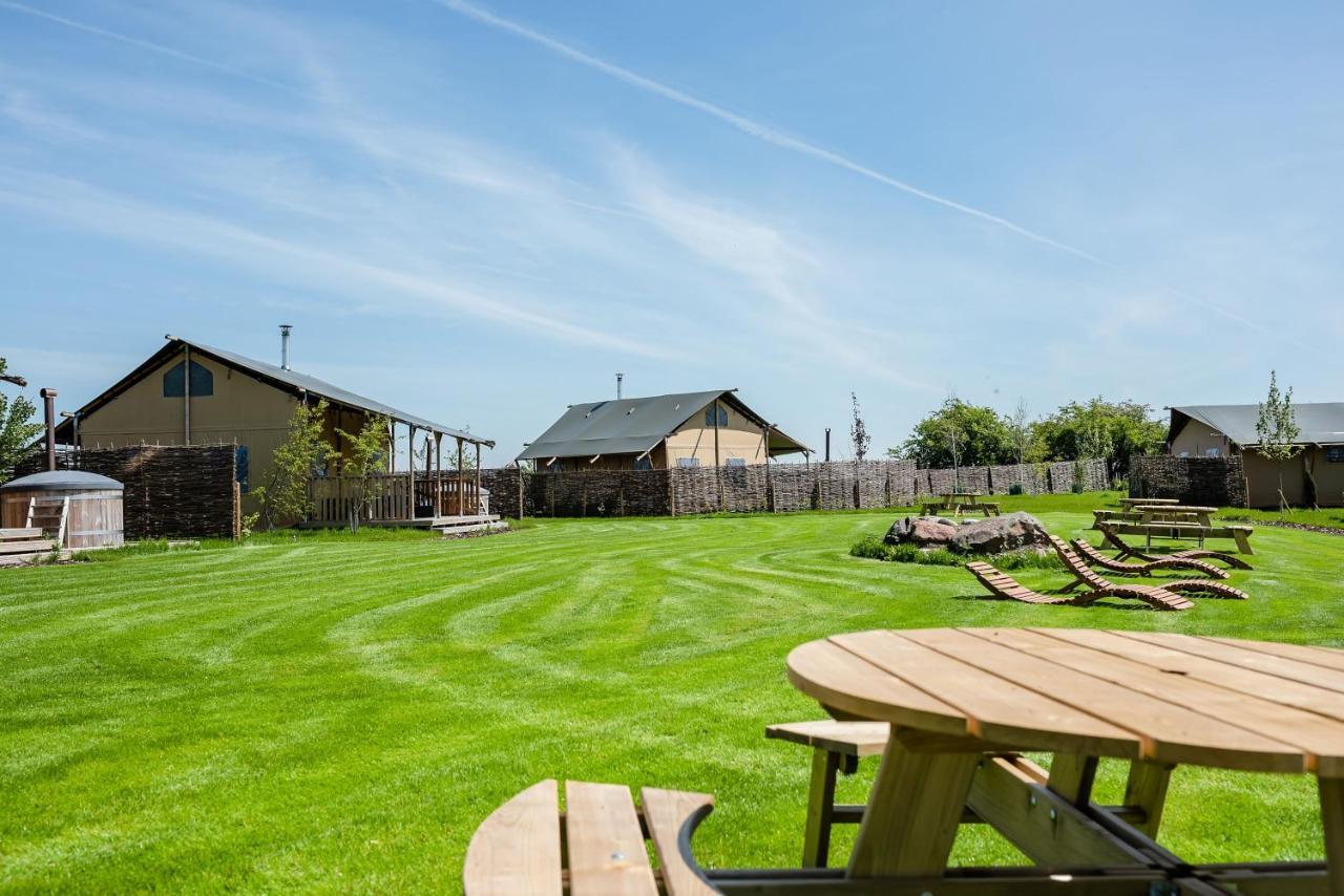 Hencote Vineyard Glamping Village Шрусбері Екстер'єр фото