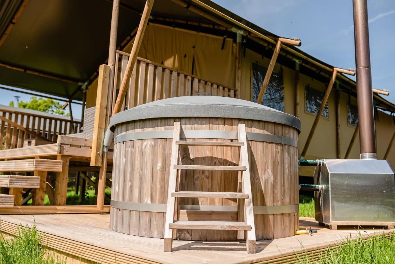 Hencote Vineyard Glamping Village Шрусбері Екстер'єр фото